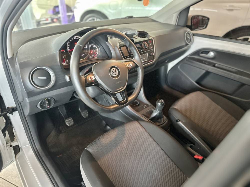 VOLKSWAGEN - UP - 2019/2019 - Branca - R$ 64.900,00