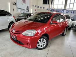 TOYOTA - ETIOS - 2016/2016 - Vermelha - R$ 46.900,00