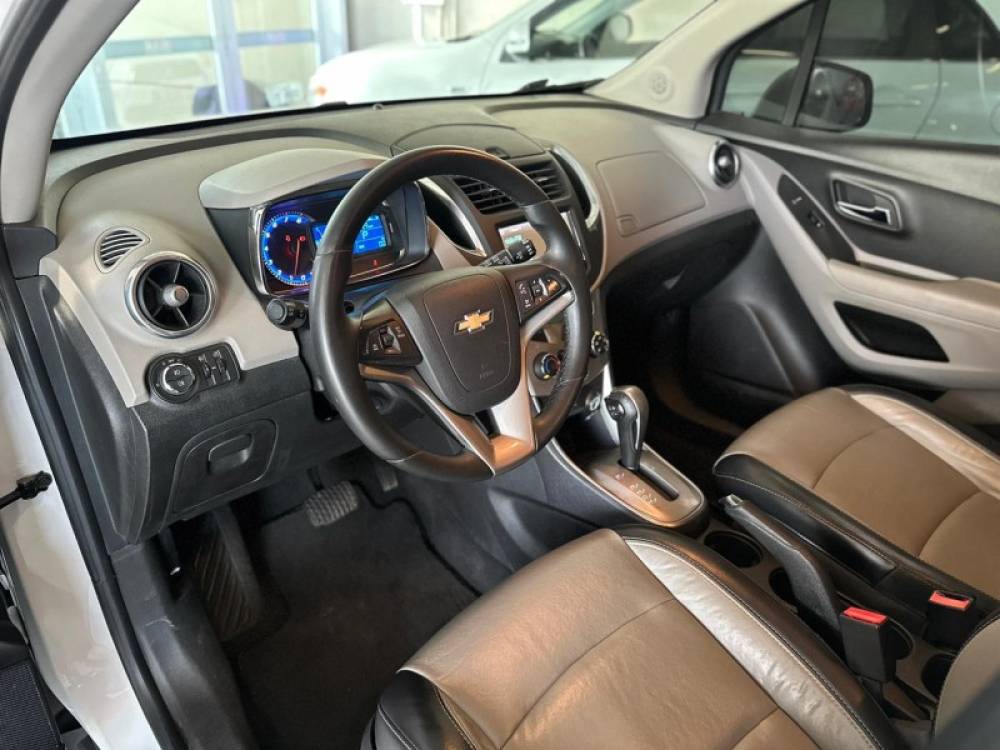CHEVROLET - TRACKER - 2014/2015 - Branca - R$ 68.900,00
