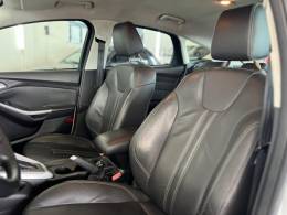 FORD - FOCUS - 2013/2014 - Branca - R$ 53.900,00