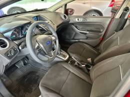 FORD - FIESTA - 2014/2015 - Vermelha - R$ 44.900,00