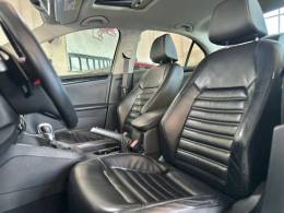 VOLKSWAGEN - JETTA - 2016/2016 - Branca - R$ 96.900,00