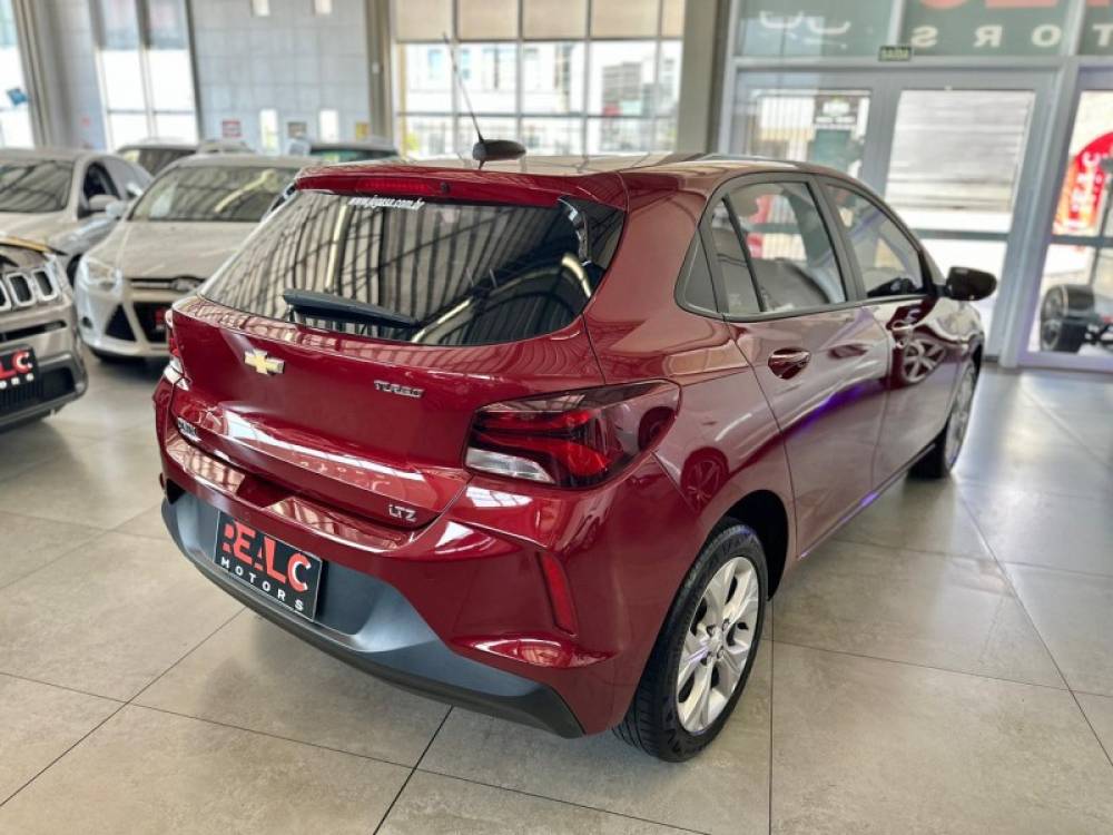 CHEVROLET - ONIX - 2022/2023 - Vermelha - R$ 78.900,00