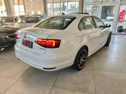 VOLKSWAGEN - JETTA - 2016/2016 - Branca - R$ 96.900,00