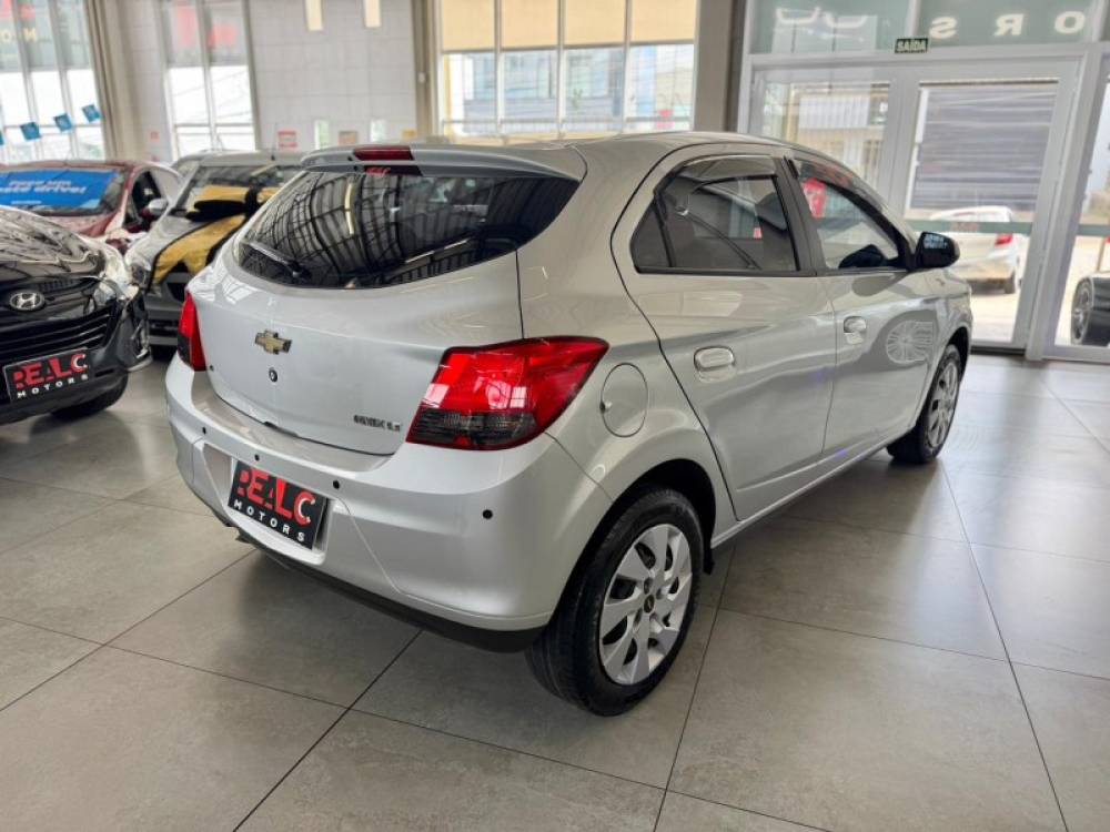 CHEVROLET - ONIX - 2014/2014 - Prata - R$ 46.900,00