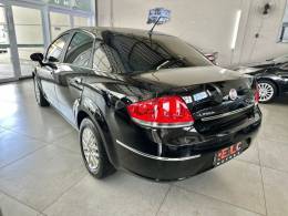 FIAT - LINEA - 2010/2011 - Preta - R$ 30.900,00
