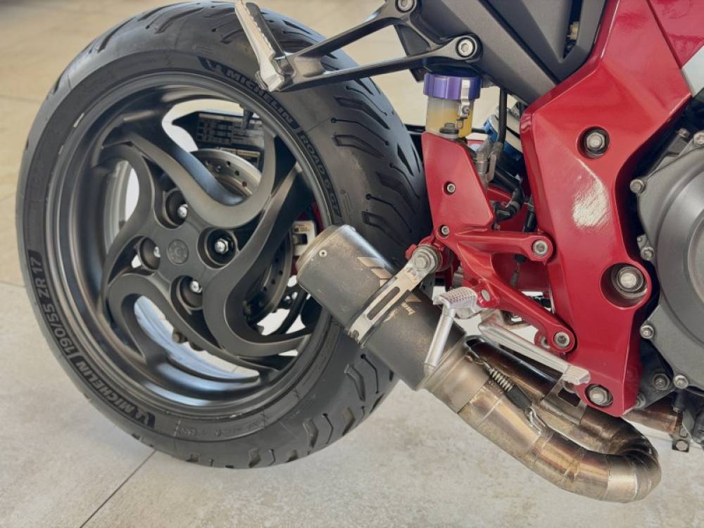 HONDA - CB 1000R - 2015/2015 - Vermelha - R$ 53.900,00