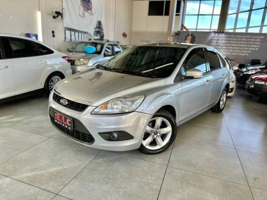 FORD - FOCUS - 2010/2011 - Prata - R$ 40.900,00
