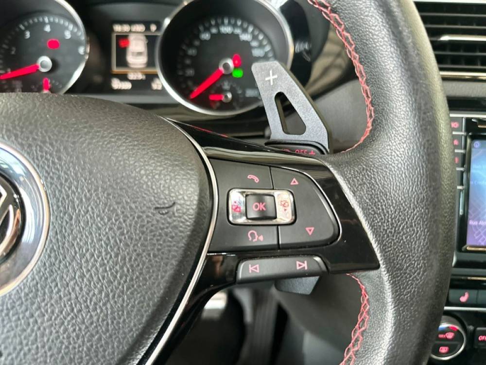 VOLKSWAGEN - JETTA - 2016/2016 - Branca - R$ 96.900,00