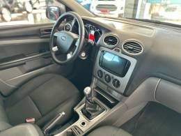 FORD - FOCUS - 2010/2011 - Prata - R$ 40.900,00