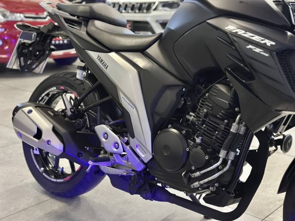 YAMAHA - FAZER - 2022/2023 - Preta - R$ 22.900,00