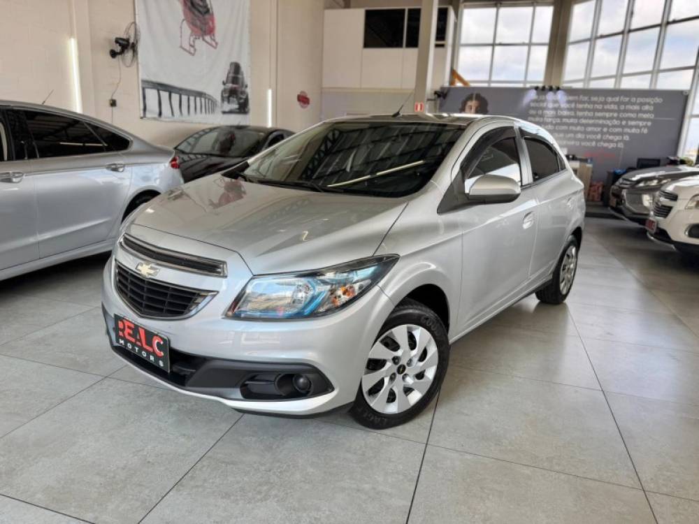 CHEVROLET - ONIX - 2014/2014 - Prata - R$ 46.900,00