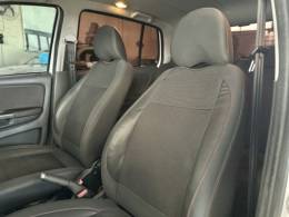 VOLKSWAGEN - FOX - 2011/2012 - Branca - R$ 40.900,00