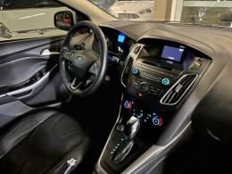 FORD - FOCUS - 2016/2016 - Branca - R$ 59.900,00