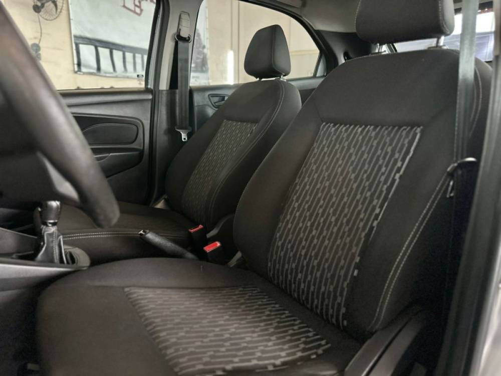 FORD - KA - 2015/2016 - Prata - R$ 43.900,00