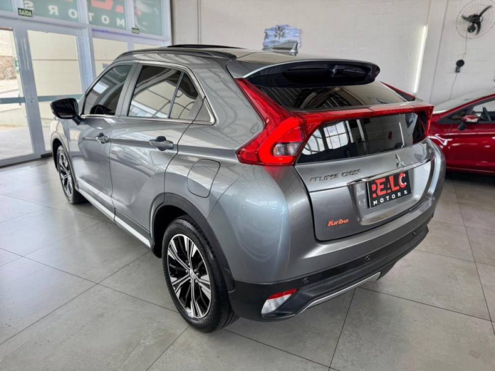 MITSUBISHI - ECLIPSE CROSS - 2019/2020 - Cinza - R$ 117.900,00