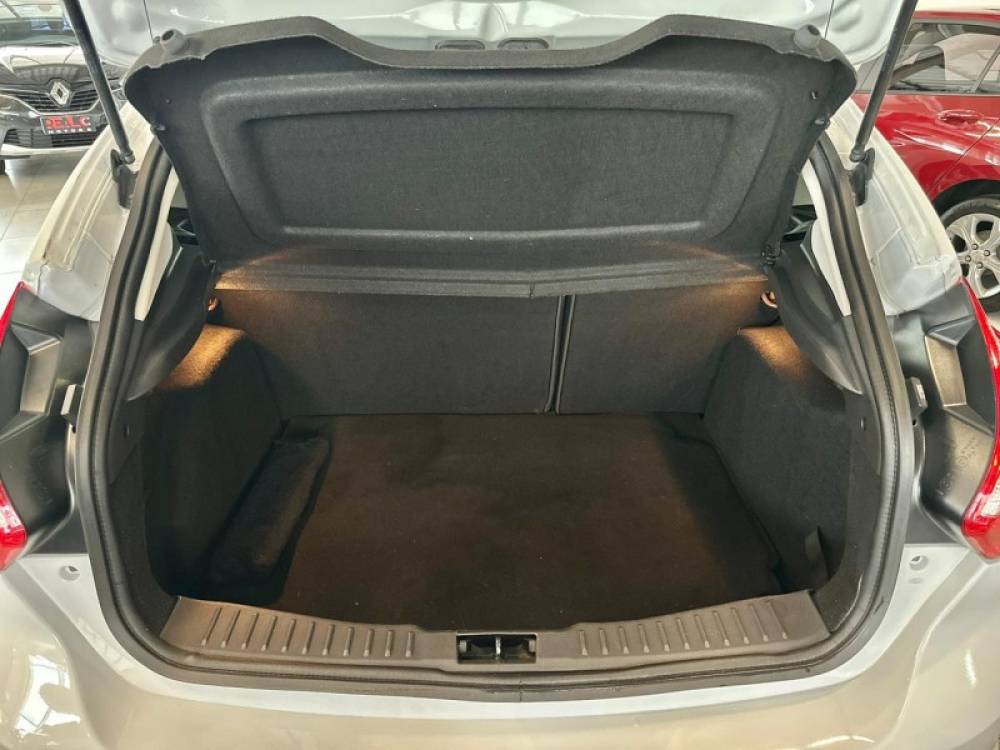 FORD - FOCUS - 2014/2015 - Branca - R$ 46.900,00