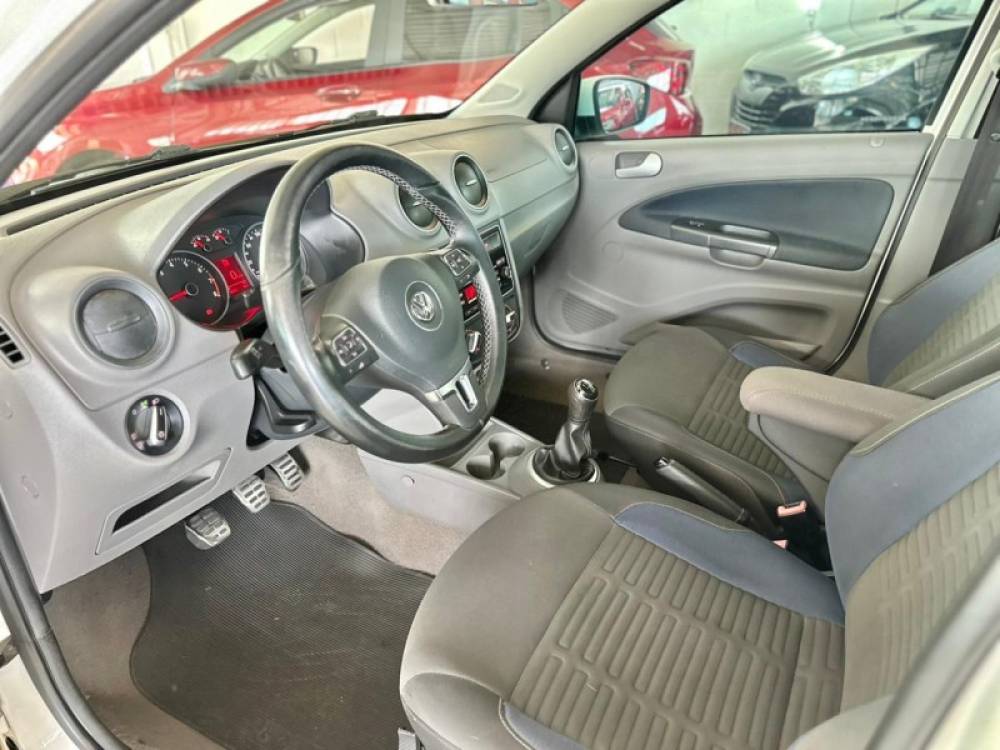 VOLKSWAGEN - GOL - 2015/2015 - Branca - R$ 48.900,00