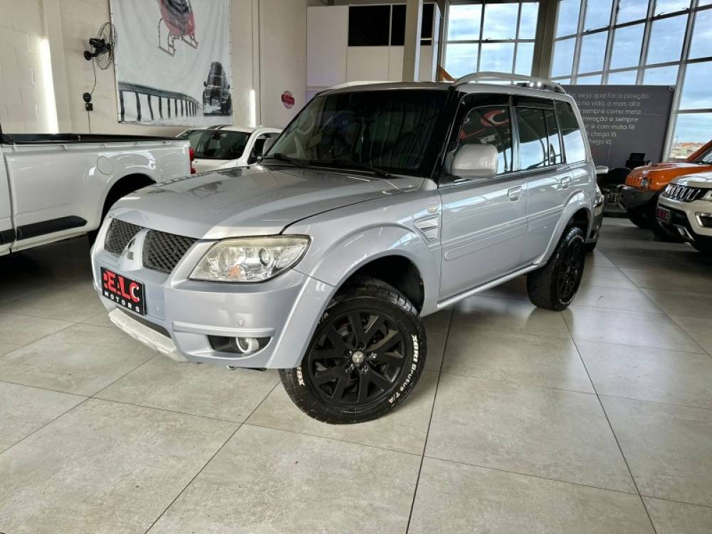 MITSUBISHI - PAJERO TR4 - 2010/2010 - Prata - R$ 58.900,00