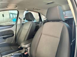 FORD - FOCUS - 2010/2011 - Prata - R$ 40.900,00