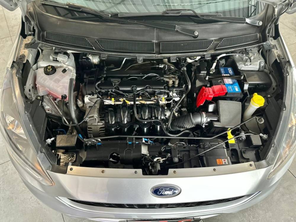 FORD - KA - 2015/2016 - Prata - R$ 43.900,00